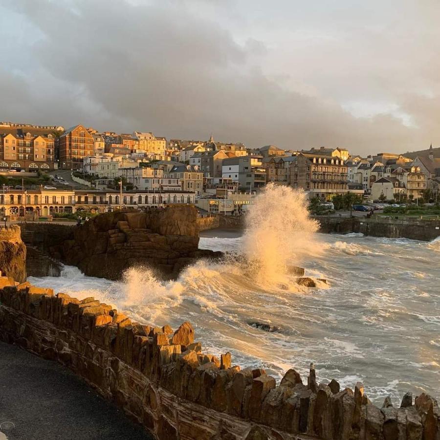 4 The View Apartments Ilfracombe - Seafront, Parking, Lift, Ev Экстерьер фото