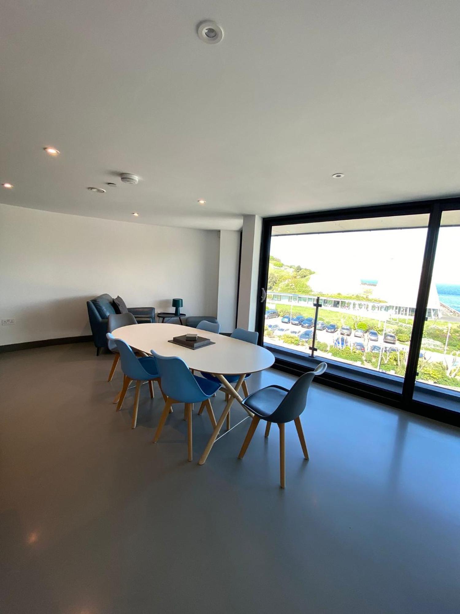 4 The View Apartments Ilfracombe - Seafront, Parking, Lift, Ev Экстерьер фото